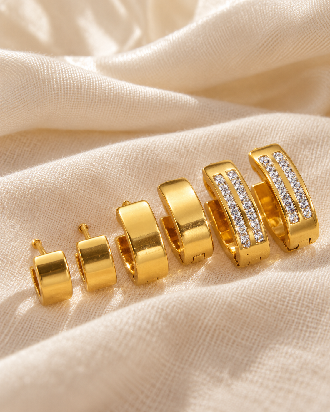 Set de tres pares de pendientes en color oro – circonitas doble grande – foto puesta BIYO