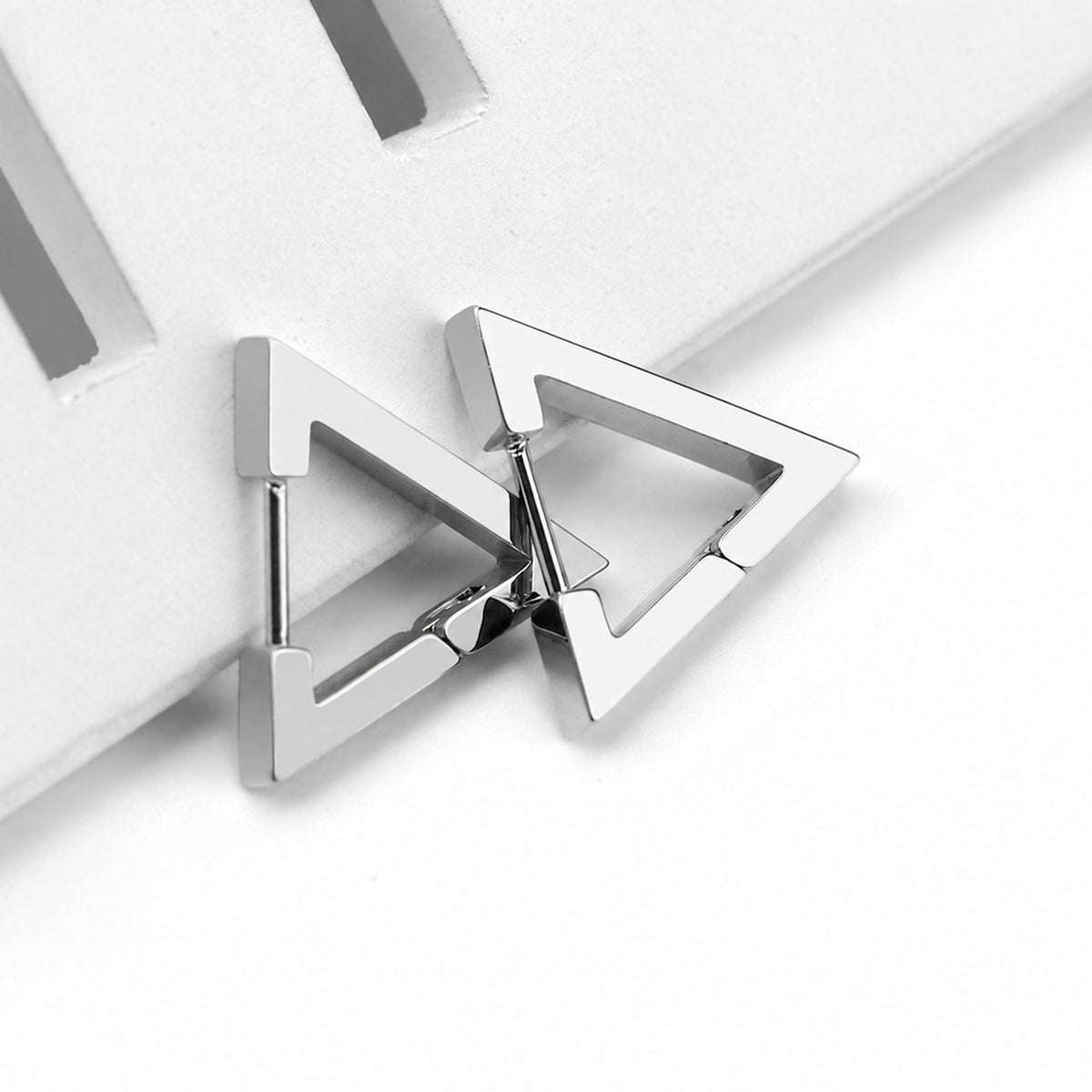 Geometrische Oorringen – Driehoek / Zilver